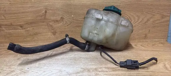 Volvo V70 Coolant expansion tank/reservoir 30741971