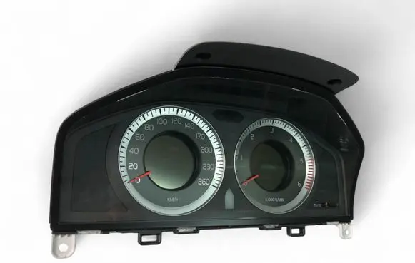 Volvo V70 Speedometer (instrument cluster) 31270901AA
