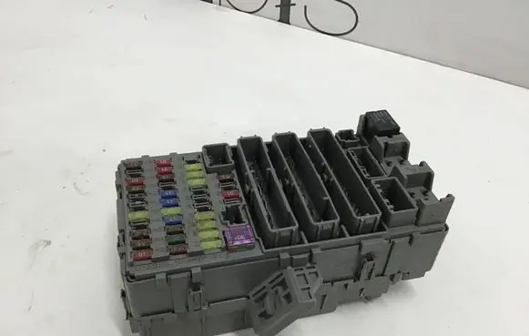 Honda CR-V Fuse module 52575LM