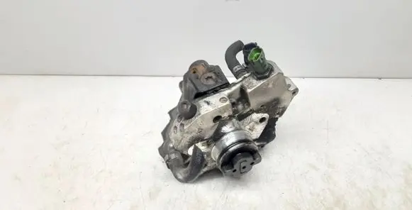 Volvo XC90 Fuel injection high pressure pump 30756125 0445010111