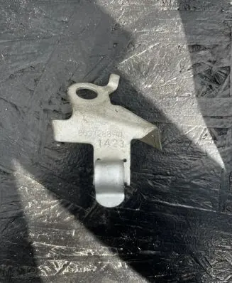 BMW X4M F98 Muffler mount bracket/holder 8091288