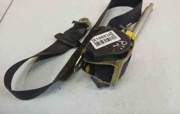 Audi A4 S4 B5 8D Front seatbelt 566049500