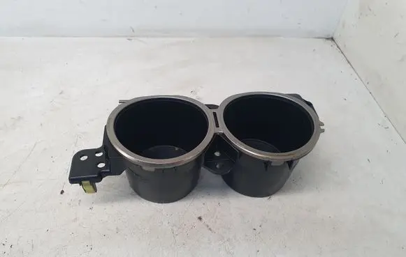 Cup holder front