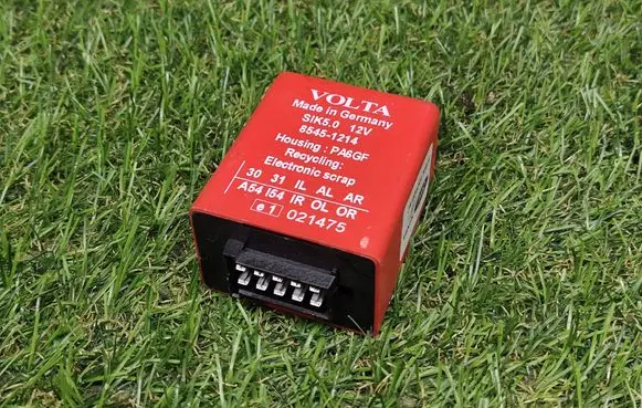 Ford Mondeo Mk III Tow bar relay 97BX10C909AC R1N9A