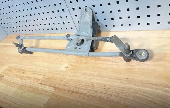 BMW X5 E53 Front wiper linkage and motor 7111535 24027724 404922