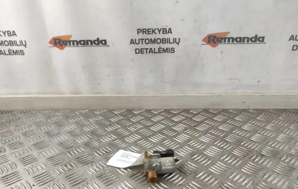 Honda CR-V Windscreen/windshield washer pump