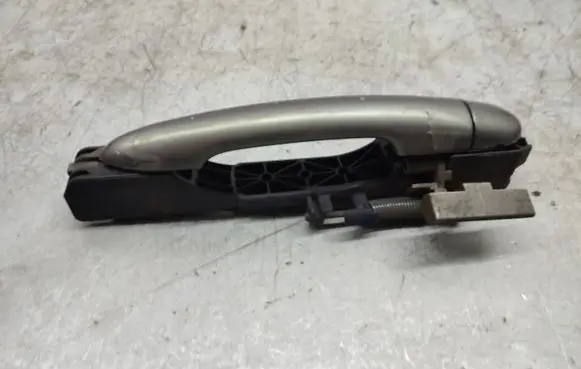 Renault Laguna II Front door lock 8200004747