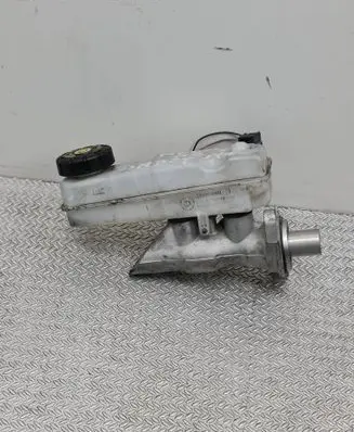 Renault Megane III Master brake cylinder 460910010R