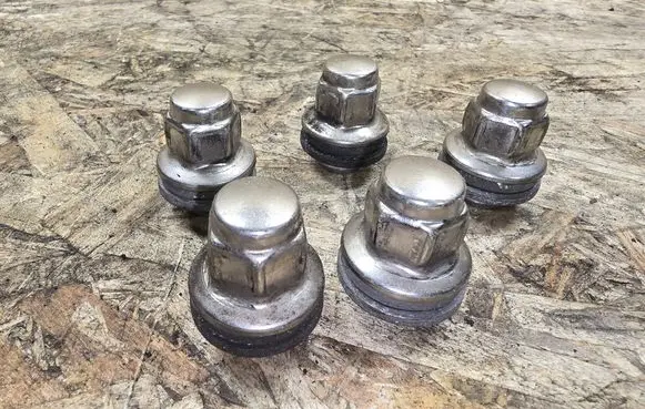 Jaguar XK - XKR Nuts/bolts 