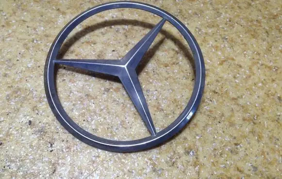 Mercedes-Benz W123 Manufacturers badge/model letters 1237580158