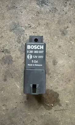 Volvo V70 Glow plug pre-heat relay 30751798