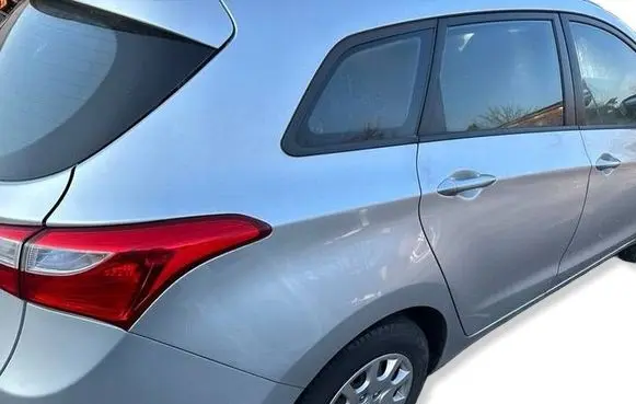 Hyundai i30 Pillar (middle) 