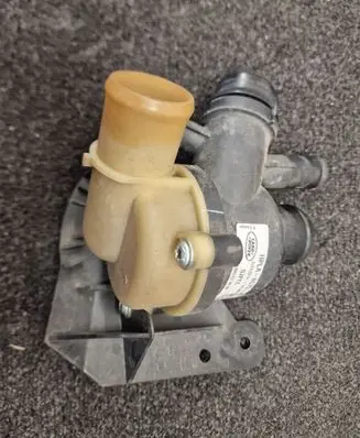 Thermostat/thermostat housing