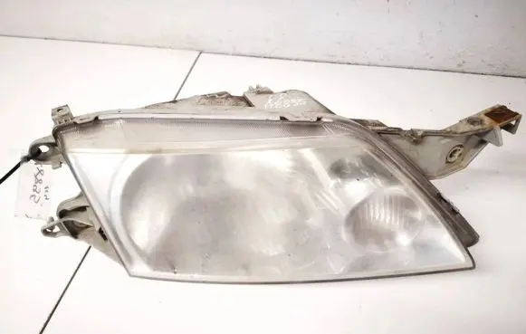 Mazda Premacy Headlight/headlamp p1990r
