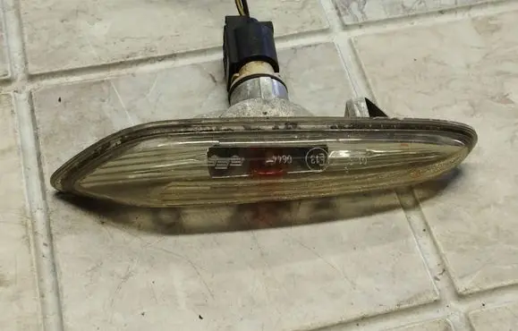 BMW 5 E60 E61 Front fender indicator light 0644 69239203
