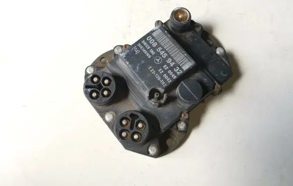 Mercedes-Benz E W124 Ignition amplifier control unit 0085459432 5WK6180