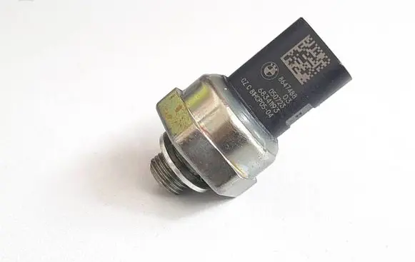 BMW X5 G05 Oil pressure sensor 8647488 12618647488