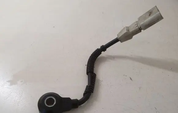 Volkswagen PASSAT B6 Detonation knock sensor 021905377E