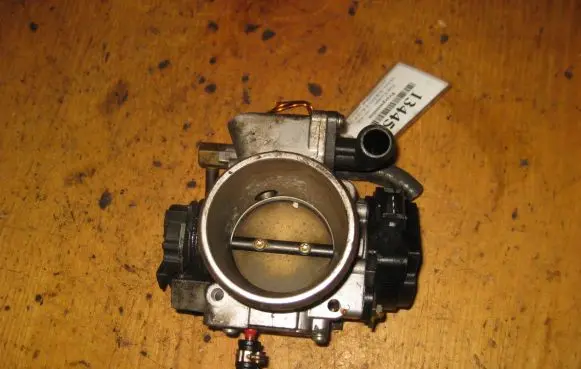 Audi Coupe Throttle body valve 