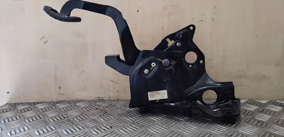 Renault Megane III Brake pedal