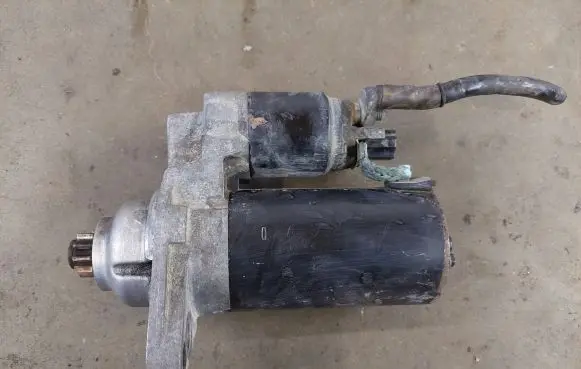 Volkswagen Caddy Starter motor 02z911023f