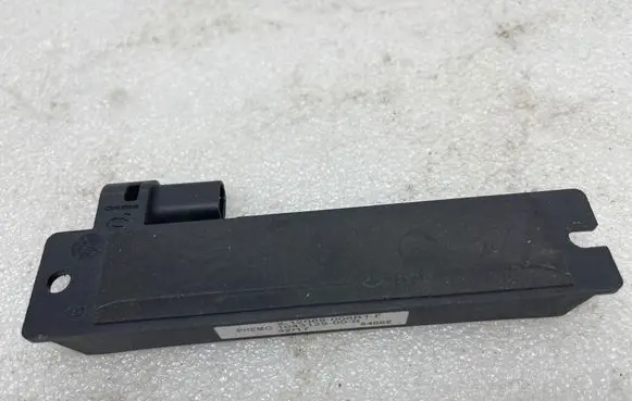 Tesla Model X Keyless system antenna X12069008R1F 104312900B