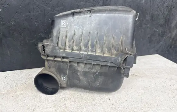 Toyota Auris 150 Air filter box