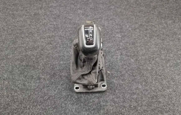 Volvo V60 Gear shifter/selector 32240586