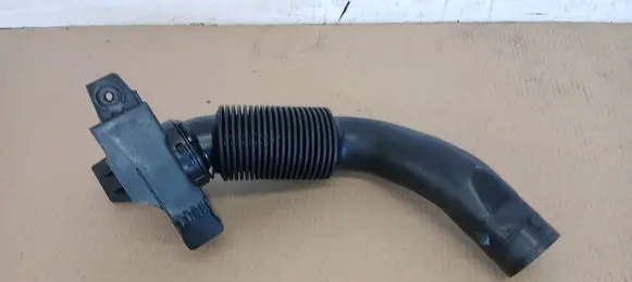 Peugeot 5008 Air intake duct part 9802561180