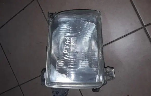 Nissan Navara D22 Headlight/headlamp 11024717