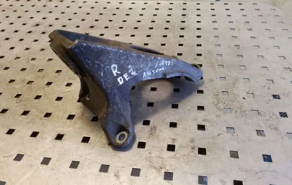 Audi A8 S8 D3 4E Gearbox mounting bracket 4EO399114AN