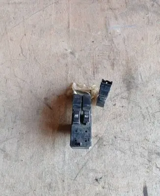 Suzuki SX4 Electric window control switch