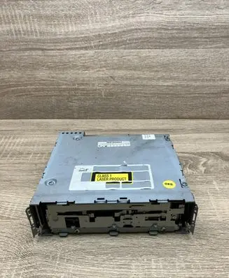 Audi A4 S4 B7 8E 8H CD/DVD changer 8E0035111D