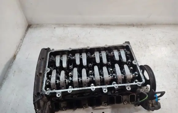 Ford Mondeo Mk III Engine head 