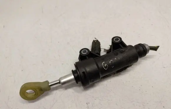 Clutch master cylinder