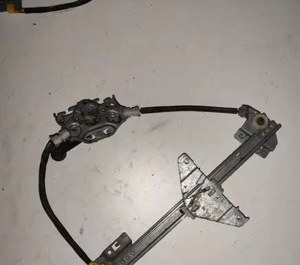 Rear door manual window regulator