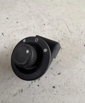 Renault Megane II Wing mirror switch