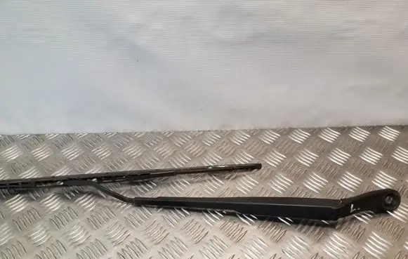 Nissan Primera Front wiper blade arm 80008647