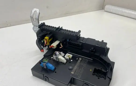 Mercedes-Benz C W204 Fuse module 5DK011022