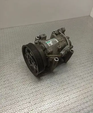 Renault Clio III Air conditioning (A/C) compressor (pump) SD6V12 8200365787 02942905662