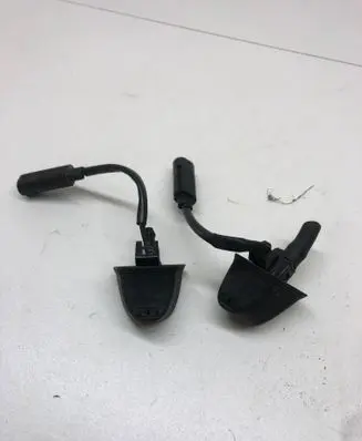 BMW 3 E90 E91 Windshield washer spray nozzle 132640