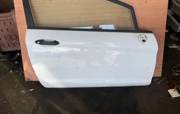 Door (2 Door Coupe)