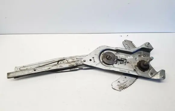 Renault Kangoo I Front door manual window regulator nr8202