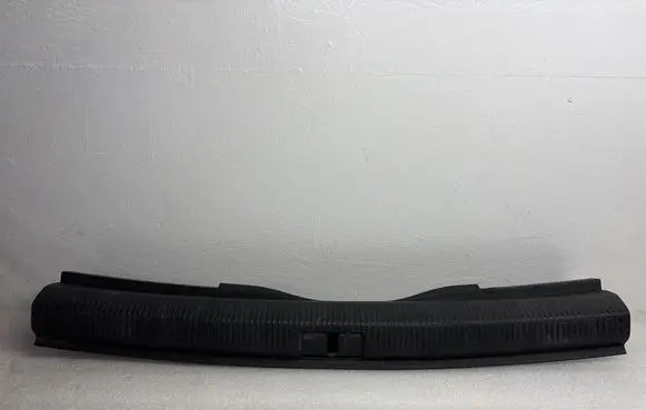 Trunk/boot sill cover protection