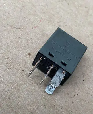 Mercedes-Benz C W203 Other relay A001980823 E2509