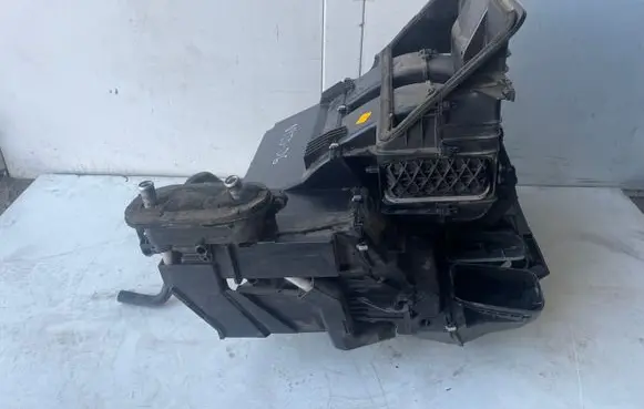 Mercedes-Benz Vito Viano W639 Interior heater climate box assembly A6398301161 0044882