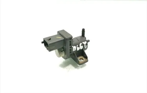 Opel Astra J Vacuum valve 55566051