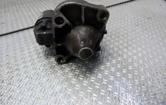 Renault Megane I Starter motor D7E224 103772289