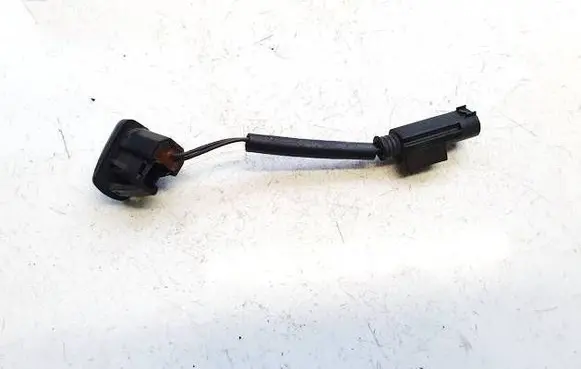 BMW 5 E60 E61 Windshield washer spray nozzle 7046060