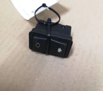 BMW 5 E39 Electric window control switch 8368974